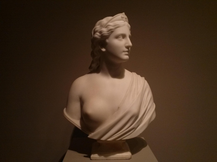 escultura en galeria